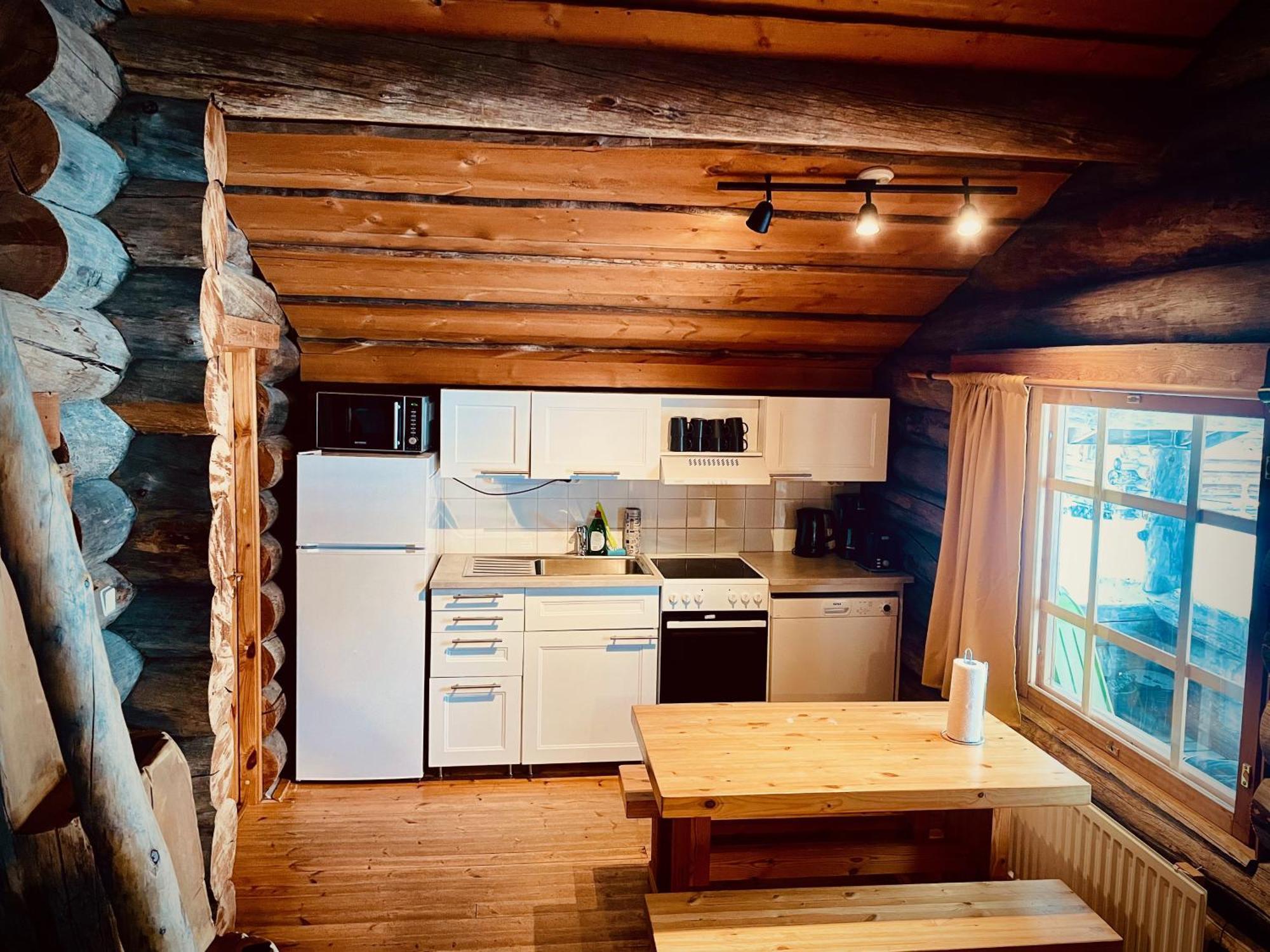 Arctic Log Cabins ซาริเซลกา ภายนอก รูปภาพ